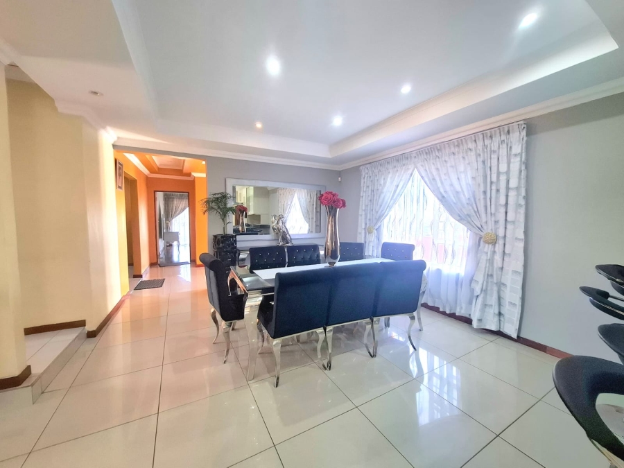 5 Bedroom Property for Sale in Nahoon Valley Park Eastern Cape